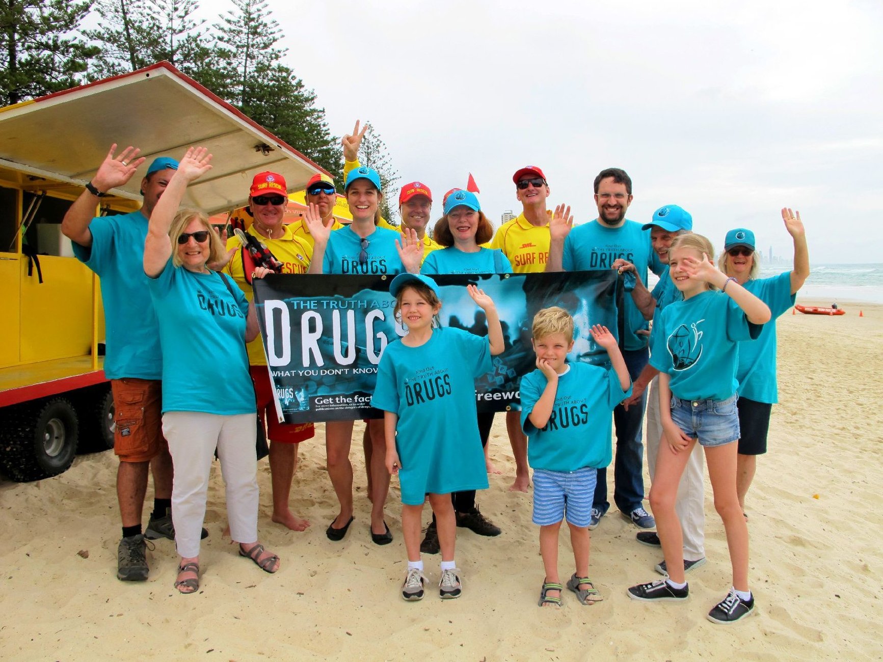 Burleigh Life Saving Club joins the Drug-Free World team at the 2018 Commonwealth Games.